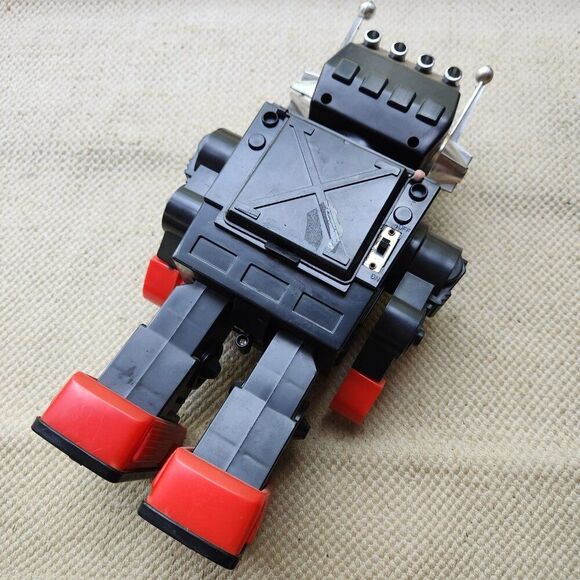 1981 Kamco SATURN Giant Walking ROBOT Battery Operated Toy Working Screen Lights - Picture 5 of 12